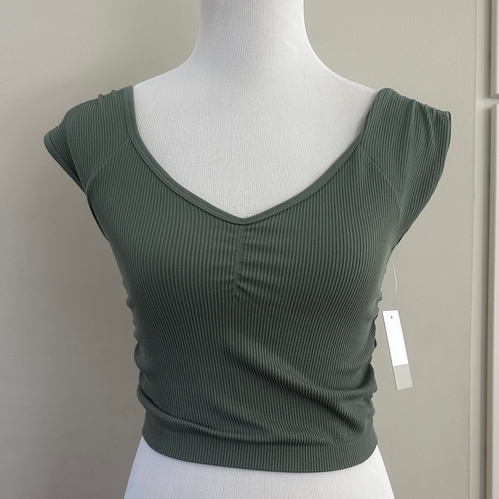 BP Ribbed V-Neck Crop Top - Olive
